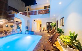 Casa Victoria Malecon - Adults Only